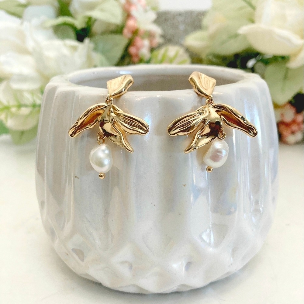 Gold Pearl statement dangle earrings floral chunky boho sculptural 💖2/$30 - Picture 3 of 9